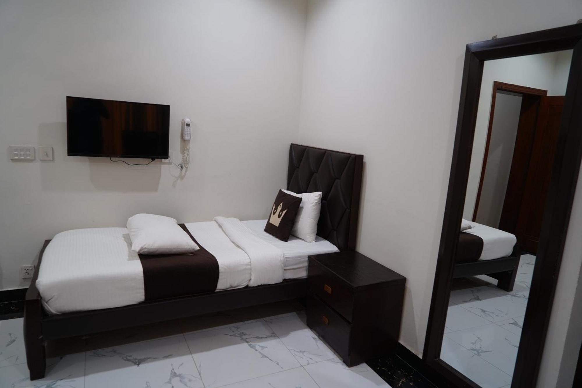 Grand Royal Bed and Breakfast Ισλαμαμπάντ Εξωτερικό φωτογραφία